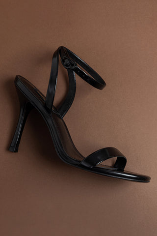 Veronina Sandal In Black Box Leather