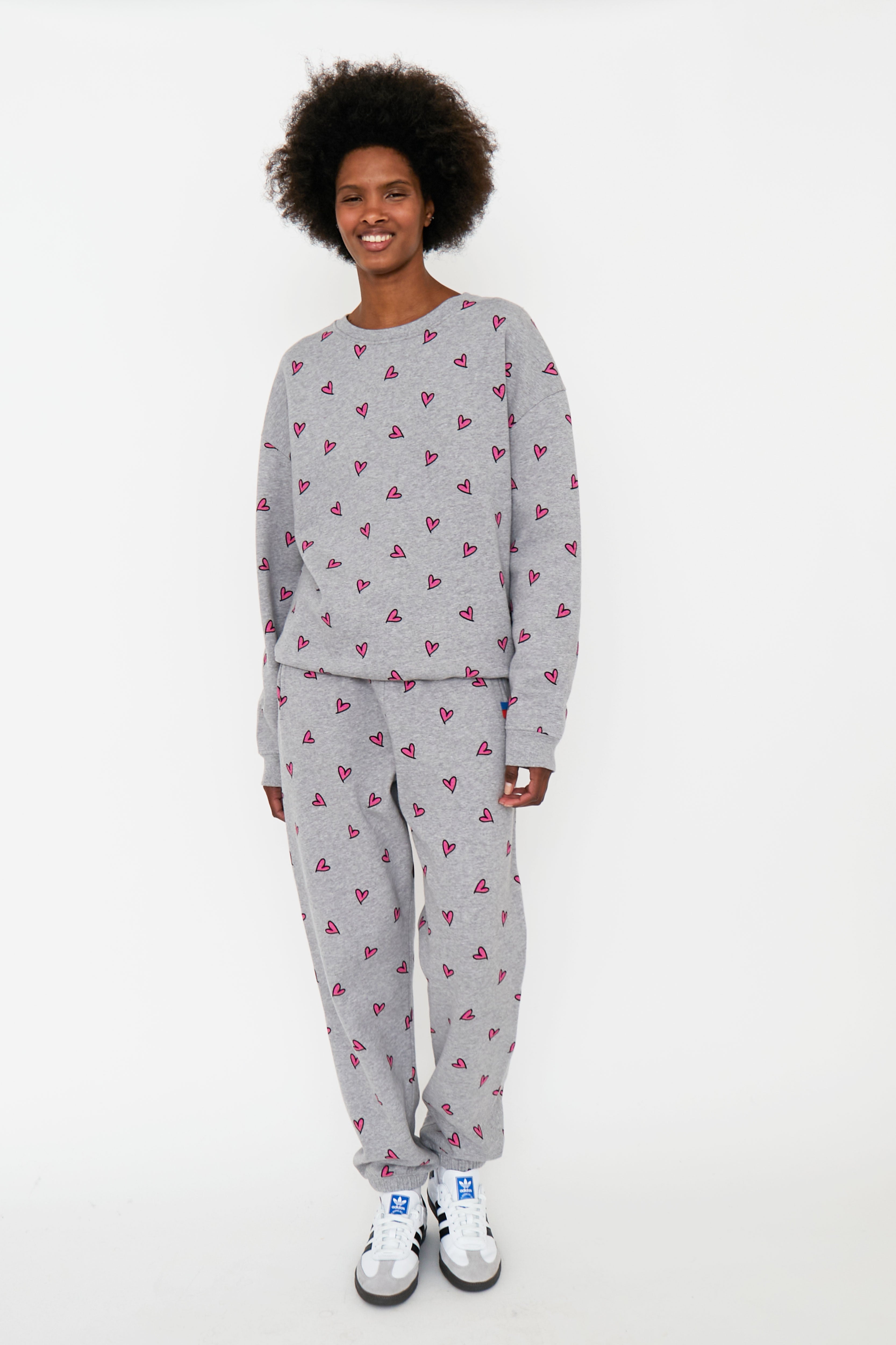 The All Over Heart Sweatpants - Heather Grey/Pink