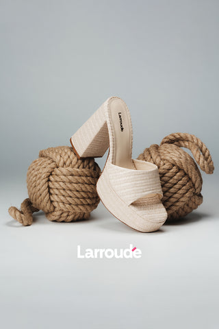 Dolly Mule In Natural Raffia