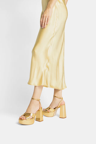 Dolly X Platform Sandal In Gold Specchio