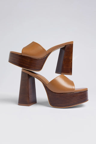 Dolly Mule Caramel Leather Mule Larroudé
