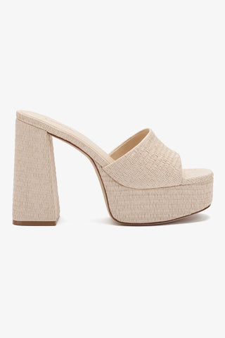 Dolly Mule In Natural Raffia