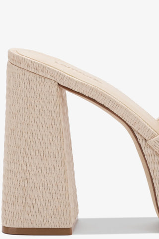 Dolly Mule In Natural Raffia