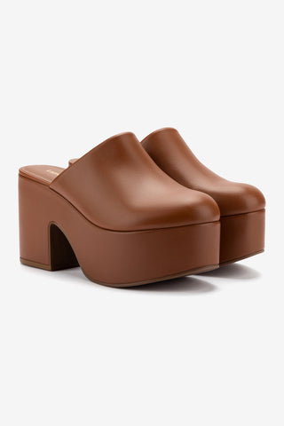 Miso Platform Clog In Caramel Leather