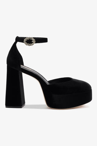 Ari Pump In Black Velvet