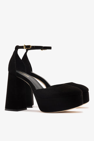 Ari Pump In Black Suede