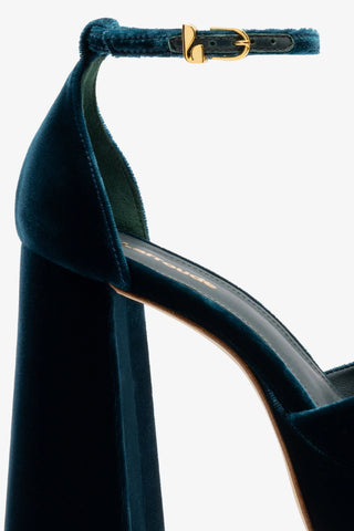 Ari Pump In Deepsea Velvet Womens - Shoes - Pumps Larroudé