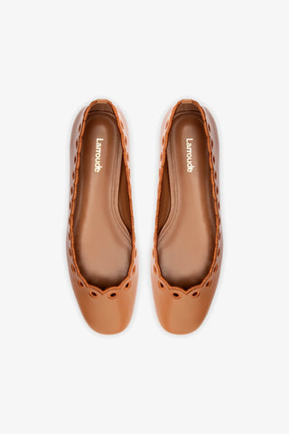 Meghan Broderie Flat In Caramel Leather