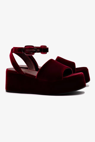 Charli Flatform Sandal In Wine Velvet