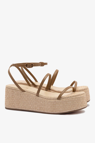 Gio Flatform Sandal In Natural Raffia and Hazelnut Trimming