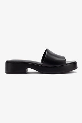 Athena Flatform Sandal In Black Leather