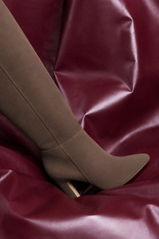 Cindy Hi Boot In Burnt Umber Suede Boot Larroudé