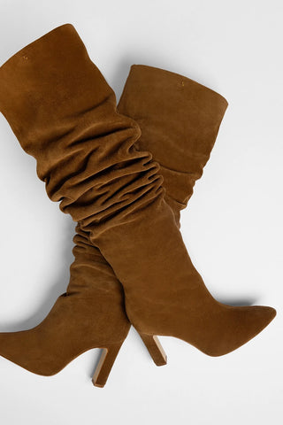 Cindy Slouch Boot Russet Suede Boot Larroudé