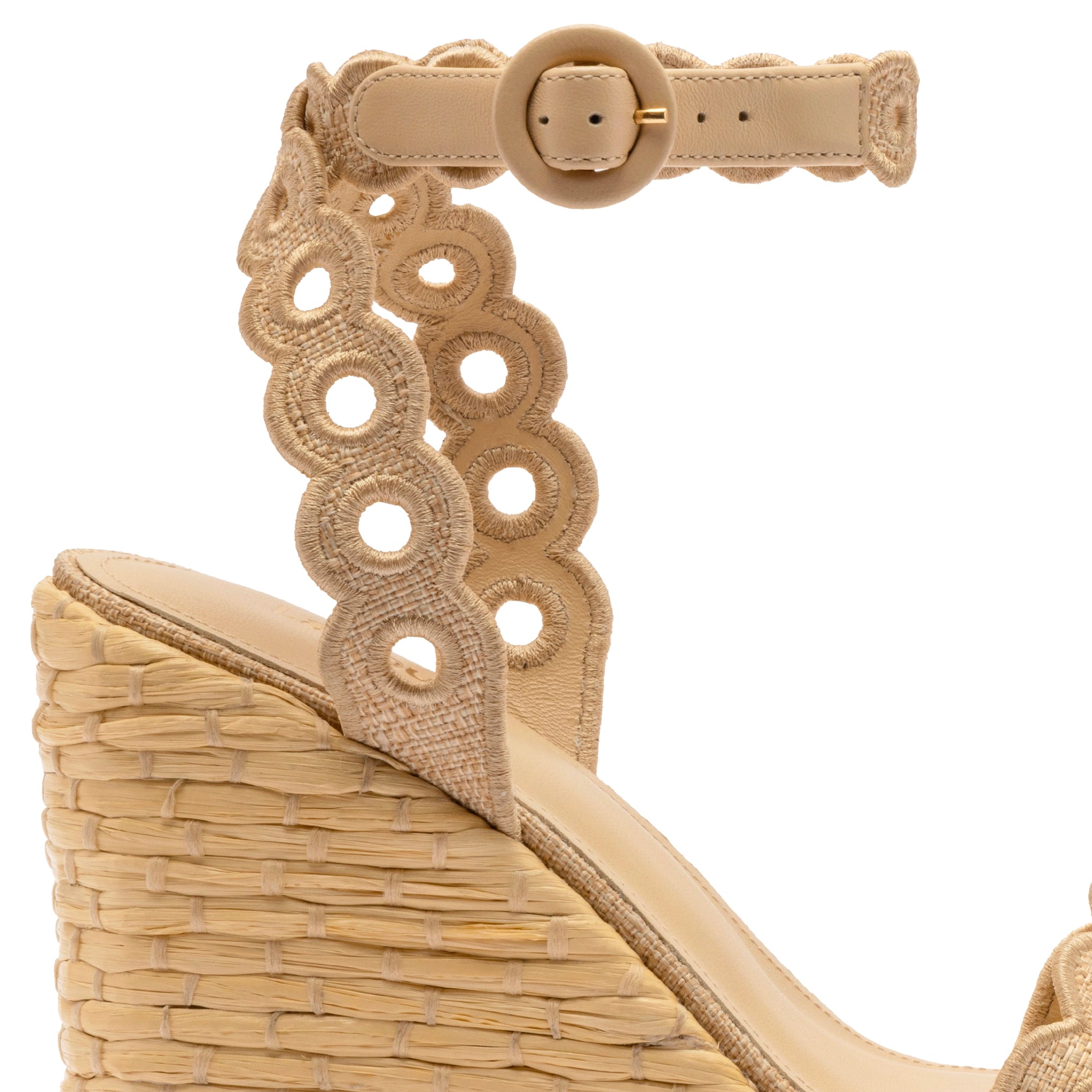 Cuña Florence con bordados en rafia beige