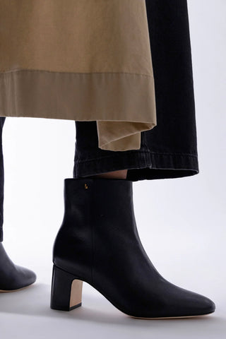Gloria Boot Black Leather Boot Larroudé