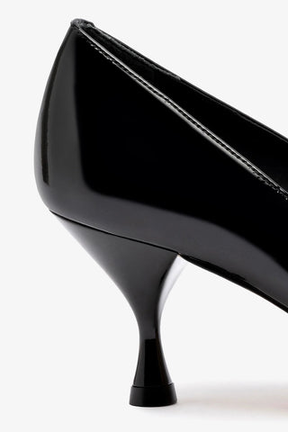 Michelle Lo Pump In Black Patent Leather