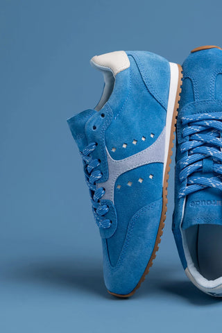 Stella New Sneaker Azure Suede Sneaker Larroudé