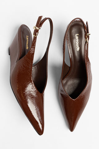 Loulou Pump Oak Brown Patent Leather Pump Larroudé
