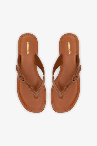 Mary Kate Flat Sandal In Caramel Leather