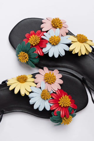 Fiore Flat Sandal Black Leather Sandal Larroudé