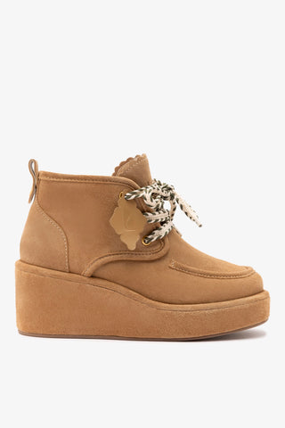 Chani Wedge In Peanut Suede