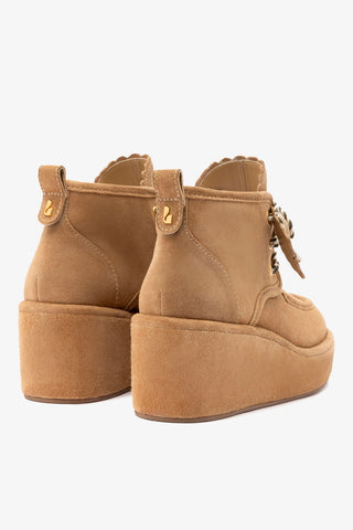 Chani Wedge In Peanut Suede