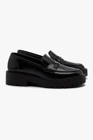 Suki Lugsole Loafer In Black Box Leather