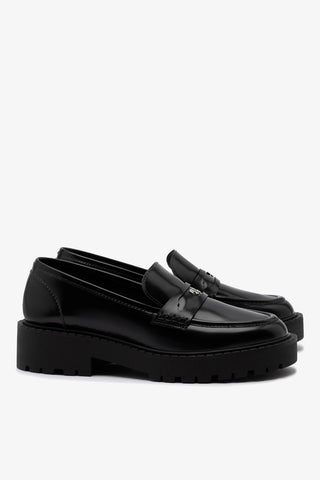 Suki Lugsole Loafer In Black Box Leather