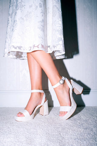 Larroudé x Markarian: Dolly Low Sandal White Lace