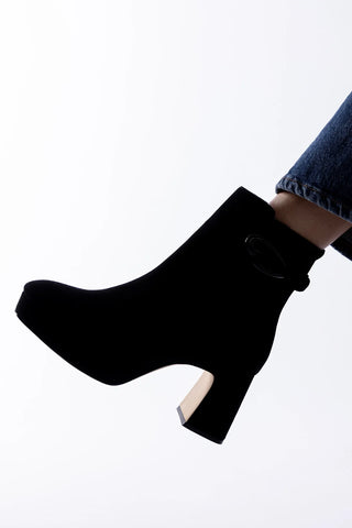 Dolly Verona Low Boot Black Suede Boot Larroudé