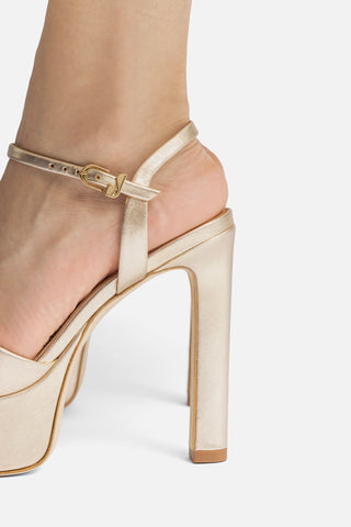 Bianca High Platform Sandal In Platina Metallic Leather