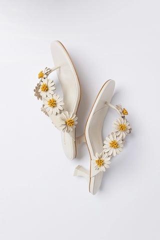 Fiore Thong Sandal Ivory Leather Sandal Larroudé