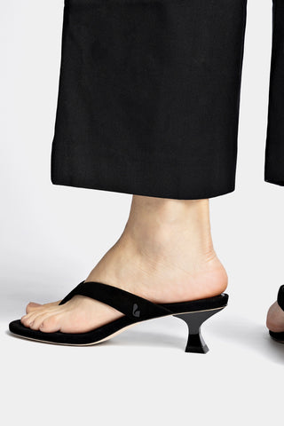 Gaia Low In Black Leather