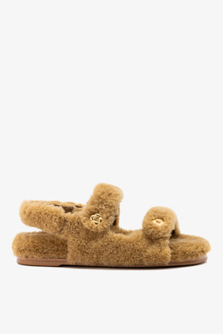 Jetty Fuzzy Sandal Latte Shearling Sandal Larroudé
