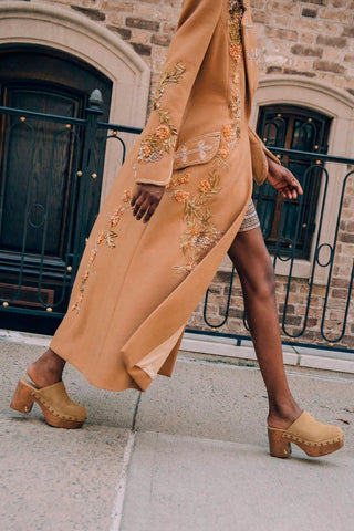 Miso Wooden Platform Clog In Peanut Suede Mule Larroudé