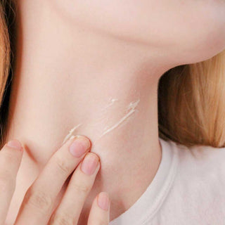 Crema reafirmante para el cuello con niacina y escualeno