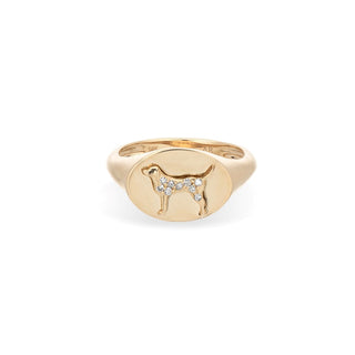 Anillo con sello de Labrador Retriever con diamantes pavé