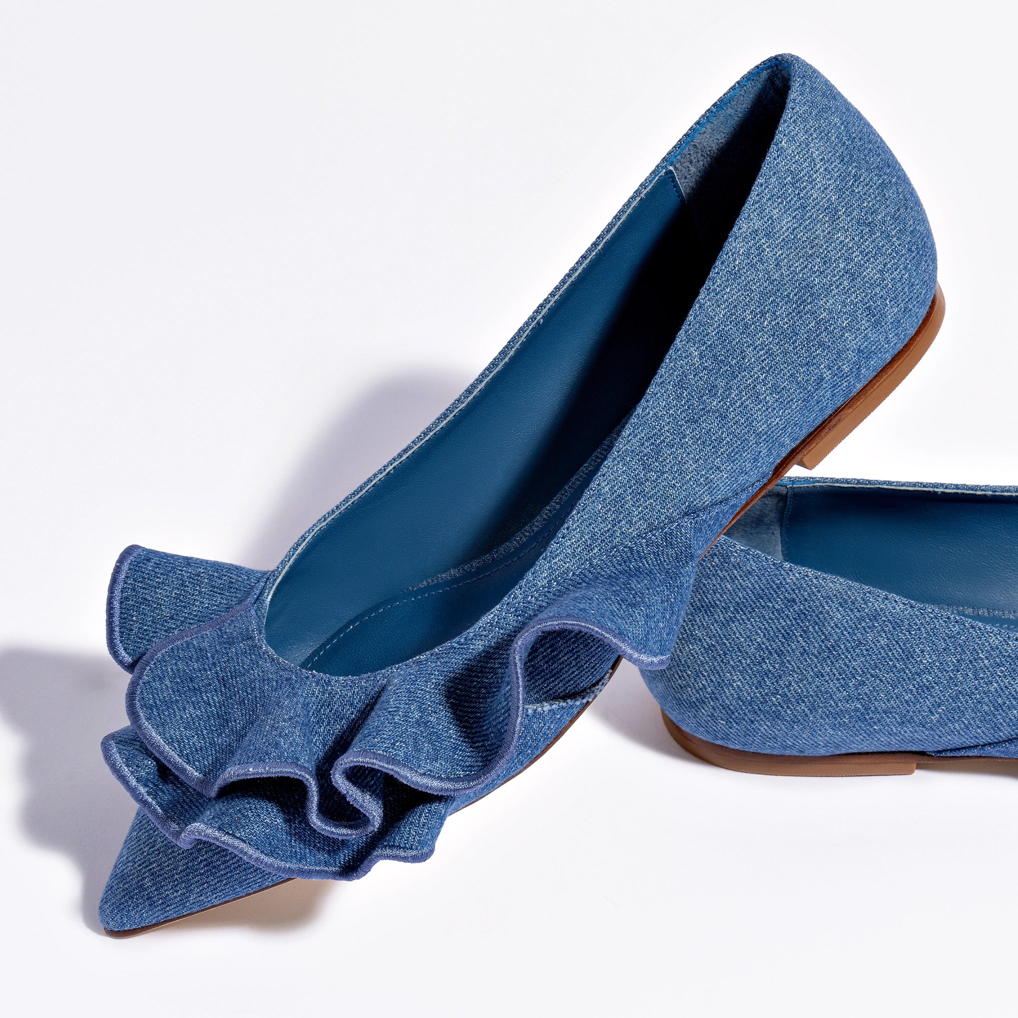 Zapatos planos con volantes Lee en denim azul