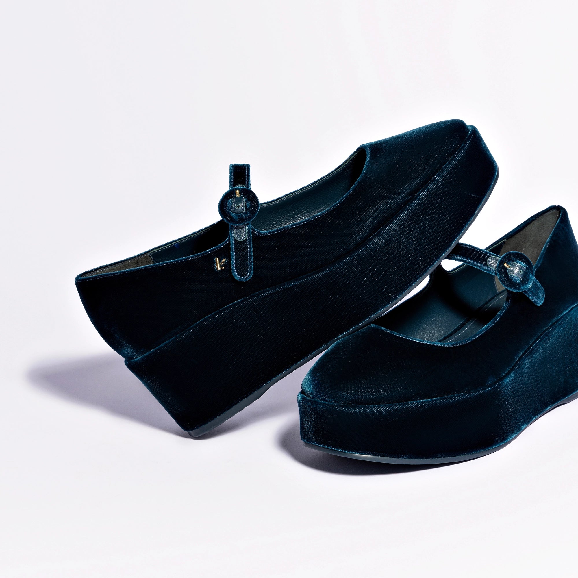 Blair Flatform In Deepsea Velvet