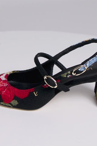 Larroudé x Markarian Pump In Black Wool and Floral Embroidery