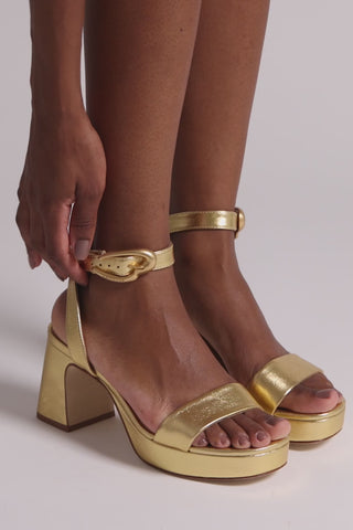 Dolly Verona Low Sandal In Gold Metallic Leather Sandal Larroudé