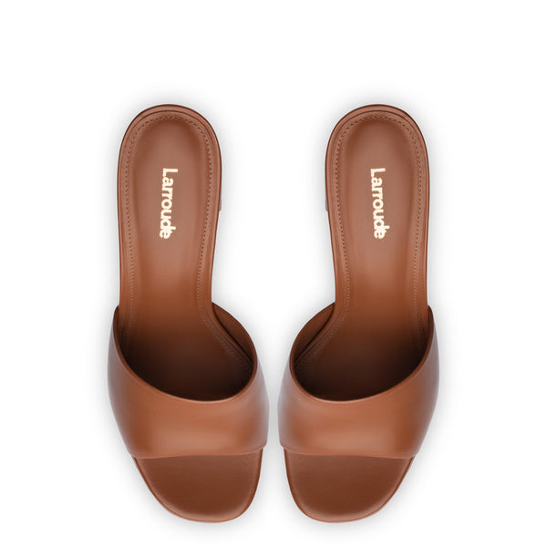 Dolly Mule In Caramel Leather - Sandals - Larroudé