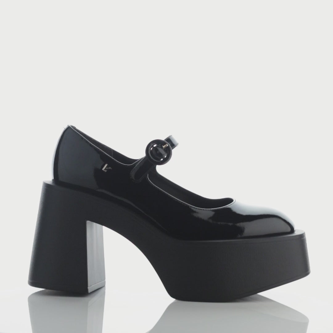 Black patent 2024 platform pumps